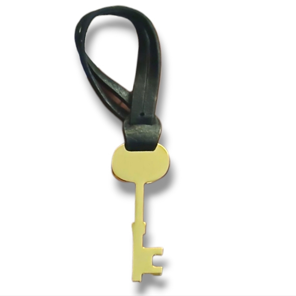 LIKE NEW Fossil Brass Key with Black Leather Strap Bag Charm - Picture 2 of 3